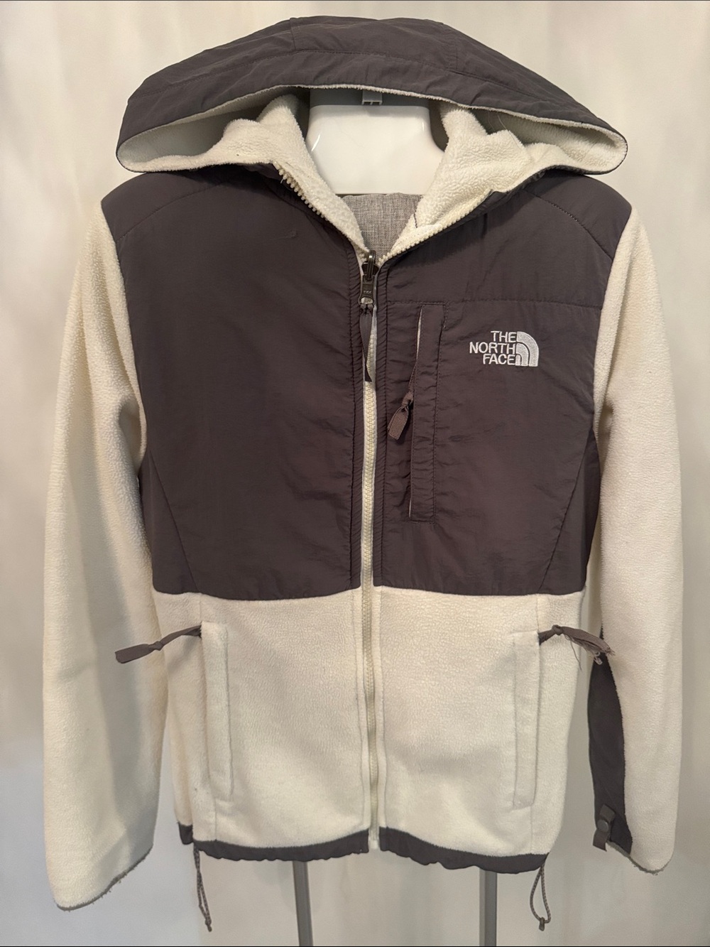 The North Face Hooded Fleece Jacket in Cream and Gray
